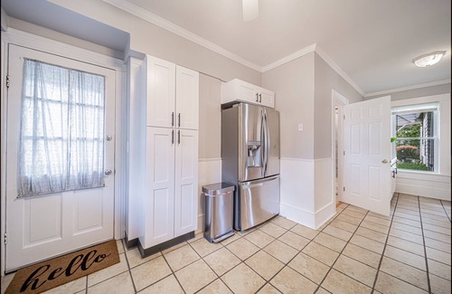 Willoughby House | Charming century home in the heart of Willoughby walking distance to everything!