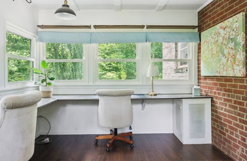Lake Barcroft House | Charming chateau - huge yard close to DC