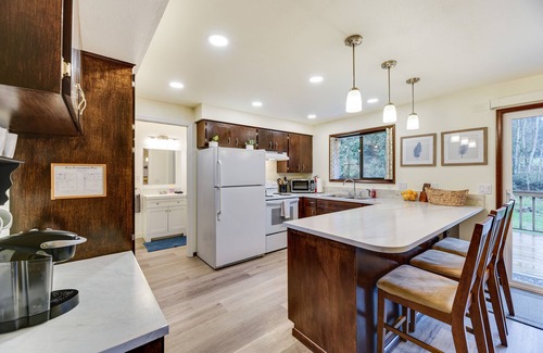 Adna House | Charming Chehalis Retreat w/Outdoor Grill + Deck!