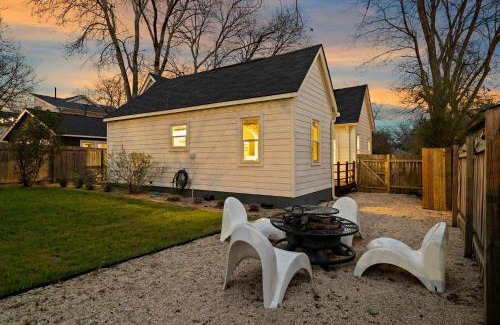 Cherrywood House | Charming Cherrywood Bungalow - 2BR - Firepit - UT