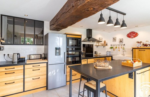 Segre-en-Anjou-Bleu Cottage | Charming Countryside Getaway - Comfort & Luxury