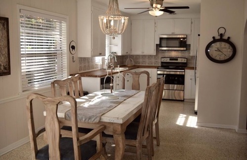 Southgate Cottage | Charming Coastal Oasis 2Bed/2 Bath Cottage Close to Beach and Downtown-Southgate