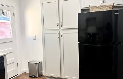 Thunderbolt Apartment | Charming coastal retreat in the heart of Thunderbolt.