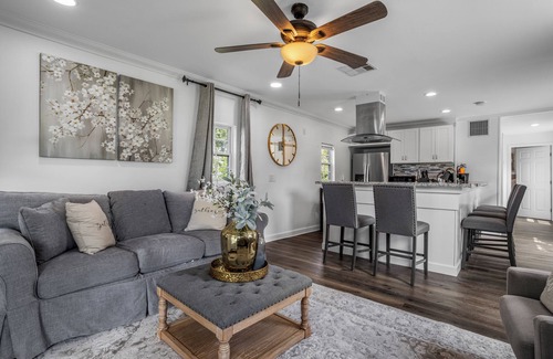 Pass Christian Cottage | Charming Coastal Cottage with a large private lot center of all the activity