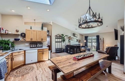 Monument House | Charming, Colorado Cozy, 3-bedroom house in Monument