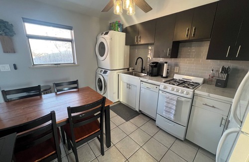Overland Condo | Charming Condo/Flat in Englewood