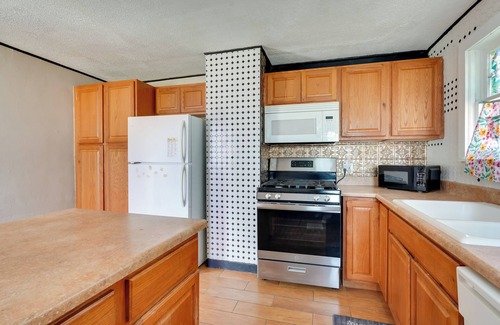 Butler House | Charming & Convenient Home in Butler
