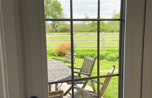 Godalming House | Charming Converted Five Bedroom Surrey Barn