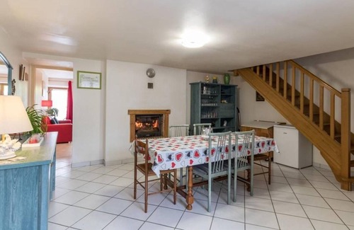 Brotte-les-Ray Cottage | Charming cottage with heated pool and fast Wi-Fi in Brotte-lès-Ray
