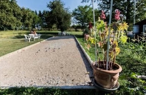 Brotte-les-Ray Cottage | Charming cottage with heated pool and fast Wi-Fi in Brotte-lès-Ray
