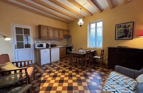 Aurouer Cottage | Charming Cottage in Aurouër: Garden, Fireplace, WiFi, Pet-Friendly, Close to Hiking Trails