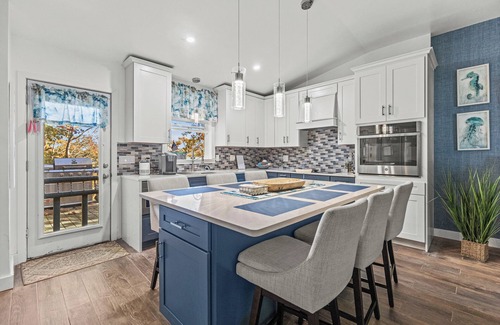 Biddeford Pool Cottage | Charming cottage in Biddeford Pool w/beautiful views and 4 min. walk to beach.