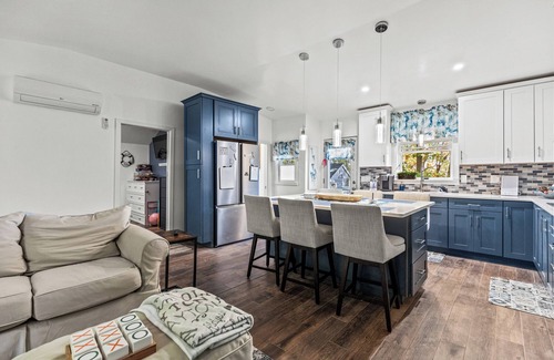 Biddeford Pool Cottage | Charming cottage in Biddeford Pool w/beautiful views and 4 min. walk to beach.