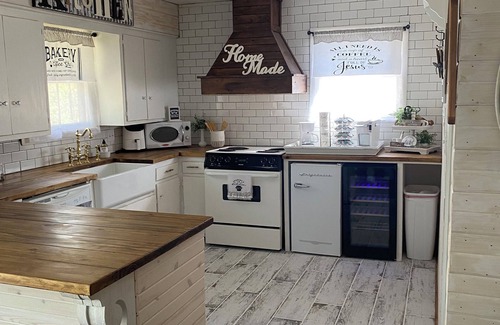 Girard Cottage | Charming cottage in Girard with WiFi and AC - perfect getaway