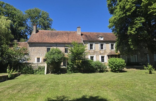 Souvigny Cottage | Charming Cottage in Souvigny, Private Garden, Pet Friendly