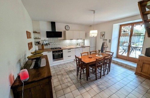 Esprels Cottage | Charming cottage with garden, near lake activities and hiking