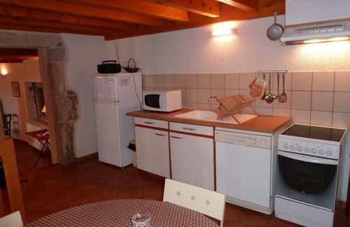 Veranne Cottage | Charming cottage with wood stove, terrace and garden, hiking trails, 1 bedroom + loft