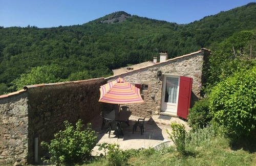 Veranne Cottage | Charming cottage with wood stove, terrace and garden, hiking trails, 1 bedroom + loft