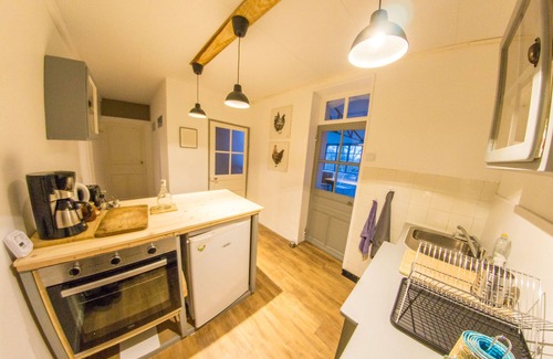 Remilly House | Charming country cottage with private access to the river