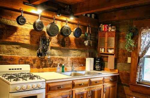 Derby Cabin | Charming, country escape cabin: Pioneer Cabin