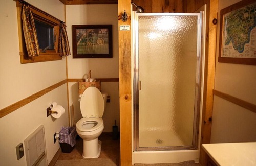 Derby Cabin | Charming, country escape cabin: Pioneer Cabin