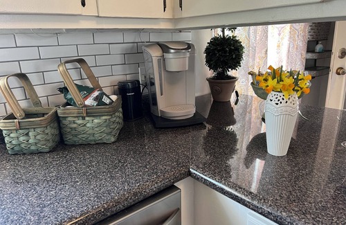 Bells House | Charming country getaway in W. TN sleeps 6. Family & Pet friendly near Blue Oval