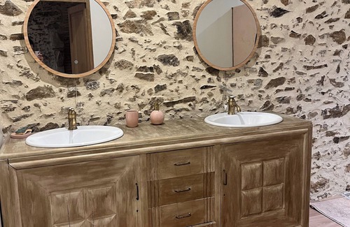 Montravers Apartment | Charming country house on the second floor
