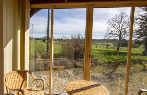 Thiviers Cottage | Charming Country House with Garden, 4G Internet, and Bicycles near Thiviers