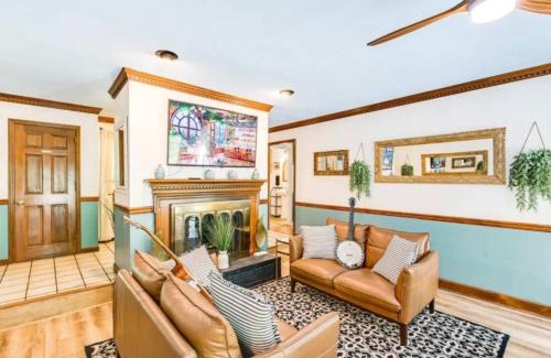 Whites Creek House | Charming Country Retreat - Birdwatcher Paradise Near Nashville