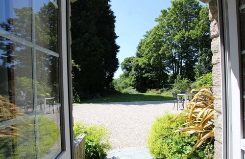 Couville Cottage | Charming Countryside Home with Fireplace, WiFi, and Baby Gear