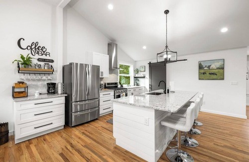Dacula House | Charming Countryside House