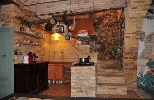 Castilenti House | Charming Countryside Villa with Pool near beaches and mountains