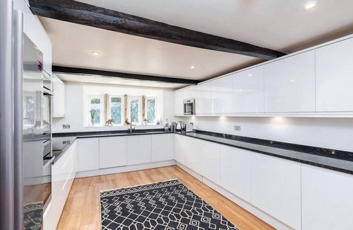 East Morton House | Charming Countryside Retreat with Hot Tub.