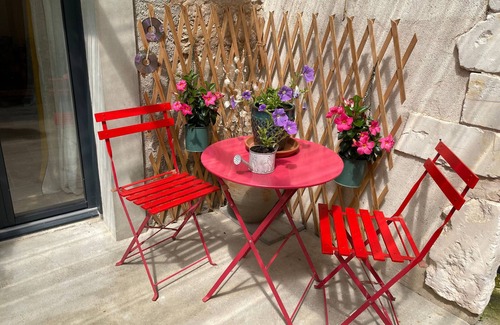 Mayet Cottage | Charming Countryside Retreat Near 24H Circuit and Loire Castles, Perfect for Nature Enthusiasts