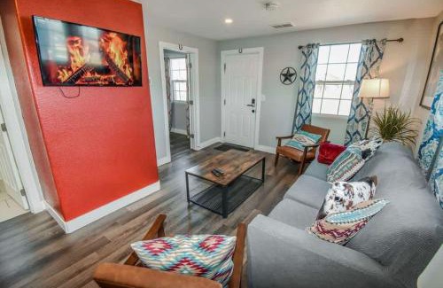 Berkley House | Charming Cowboy Bunkhouse in Denver