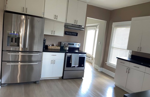 South End House | Charming Cozy 2-bedroom house in Tacoma with WiFi. High ceiling