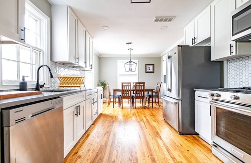 University District House | Charming, cozy, convenient Memphis gem