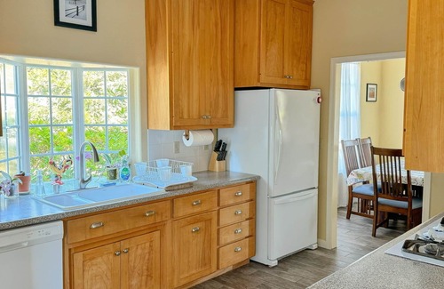 Fort Bragg House | Charming craftsman home on 1.1 acres close to town and beautiful beaches