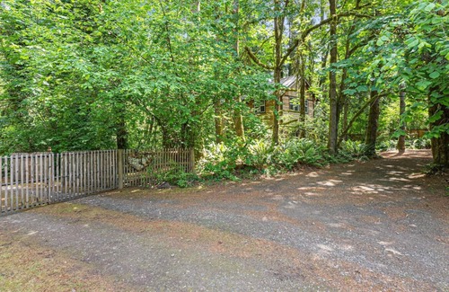 South Colby Cottage | Charming Creekside Studio Near Ferries to Seattle