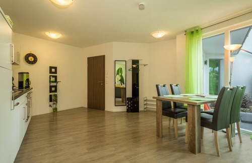 Sipplingen Apartment | Charming Holiday Apartment "Jasmin" with Large Terrace, Wi-Fi & TV