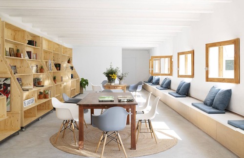Cantallops Apartment | Charming Design Loft in renovated catalan farmhouse, Cantallops