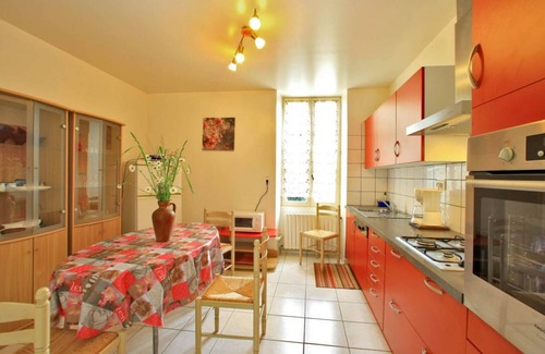 Calviac-en-Perigord Cottage | Charming Dordogne Home with Pool, Scenic Views & Family Amenities
