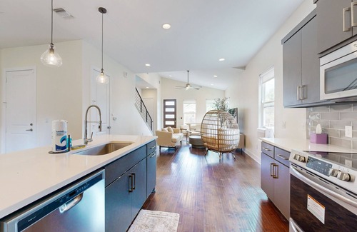 St. John - Coronado Hills House | Charming Dog Friendly House with Good Location and Enclosed Patio
