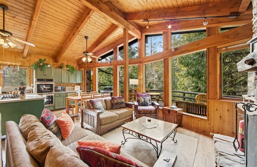 Fern Valley Cabin | Charming, Dog-Friendly Two-Story Cabin Lodge with Deck - Great for Families