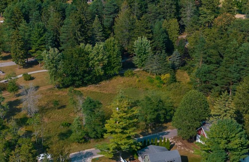 Jacksonport Cottage | Charming Door County cottage steps from Lake Michigan Beach in Jacksonport WI