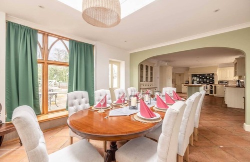 Windsor House | Charming Dual-Property Retreat in Windsor
