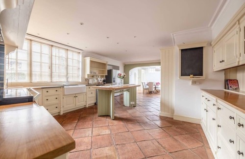 Windsor House | Charming Dual-Property Retreat in Windsor