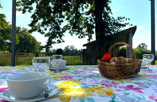 Montaiguet-en-Forez Cottage | Charming Farm Stay: Nature, Horse Breeding, Fishing, Near Pal & Vichy, Wifi, Terrace, Sleeps 8