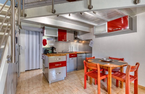 Marseillan Plage Apartment | Charming family home 500 m from the beach with large terrace