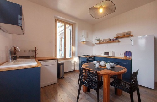 La Chapelle-Fortin Cottage | Charming Farmhouse with Private Pool & Garden near Paris